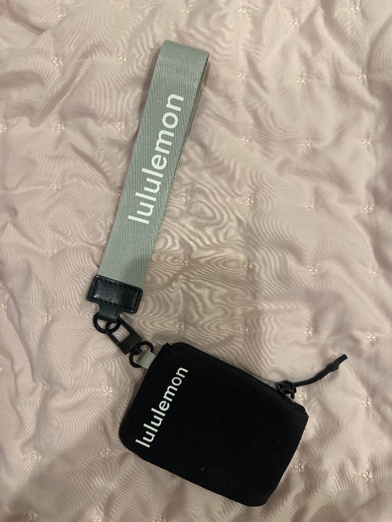 Lululemon Handbags - Wristlet